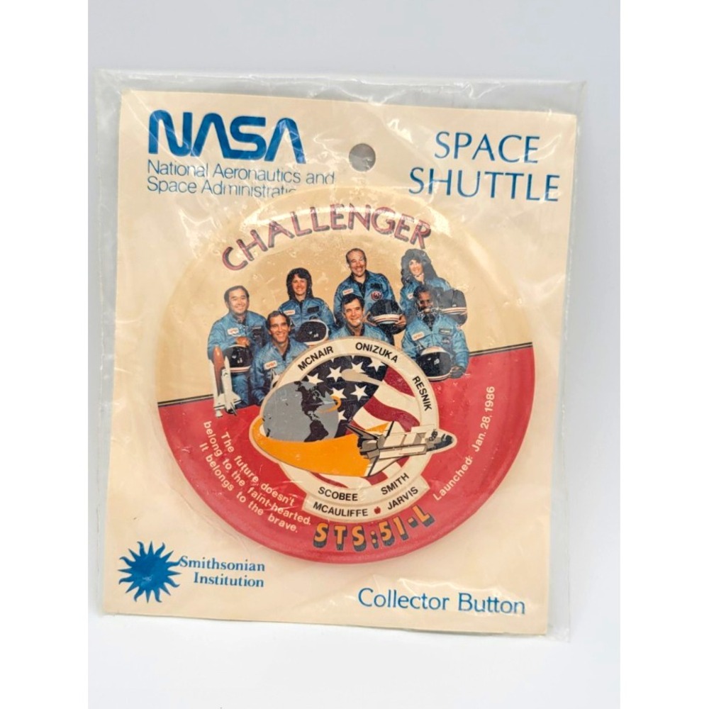 NASA Space Shuttle Challenger STS-51-L Smithsonian Collector Button Pinback 1986